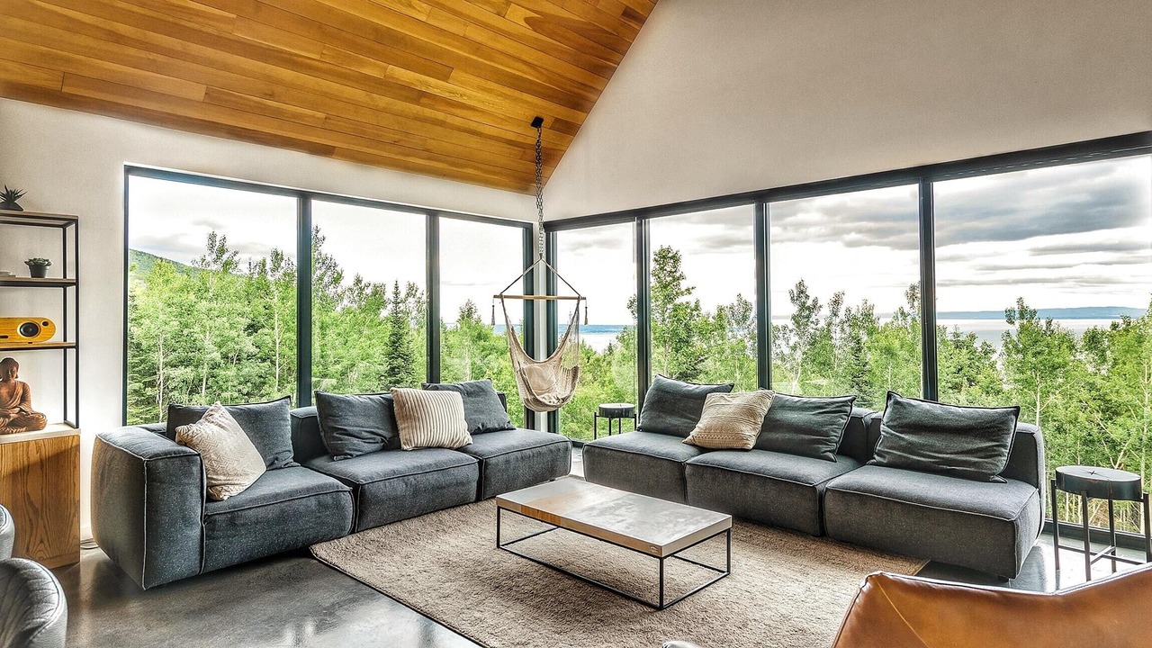 Photo of Livingroom in Petite-Riviere-Saint-Francois