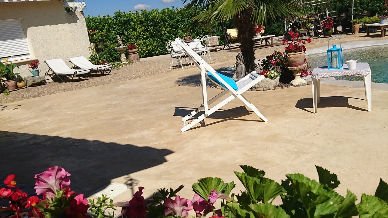 Photo of Outdoor in Pomas