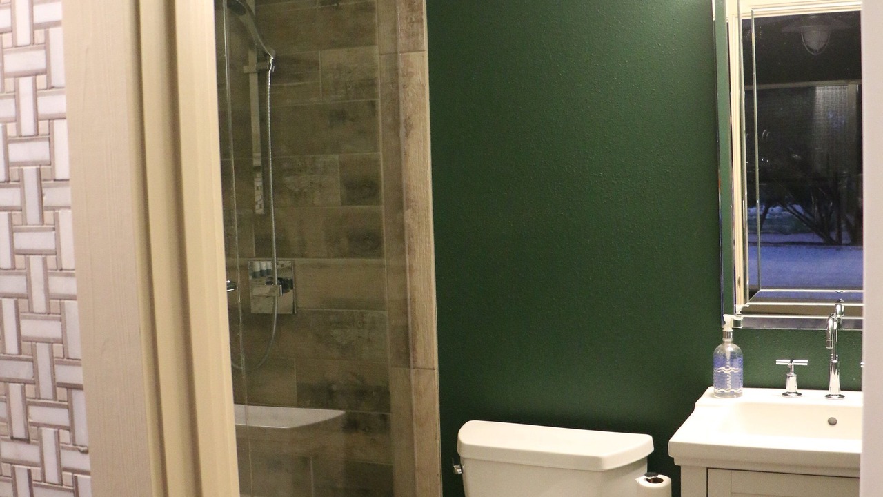 Photo of Bathroom in Cardinal Hills Estates