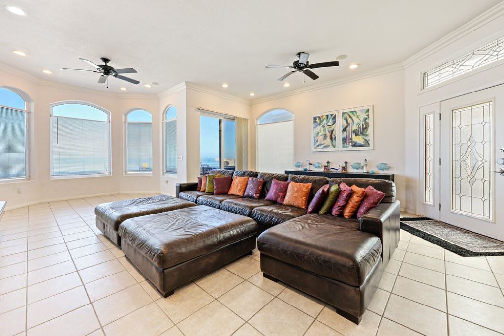 Photo of Livingroom in Imperial Beach