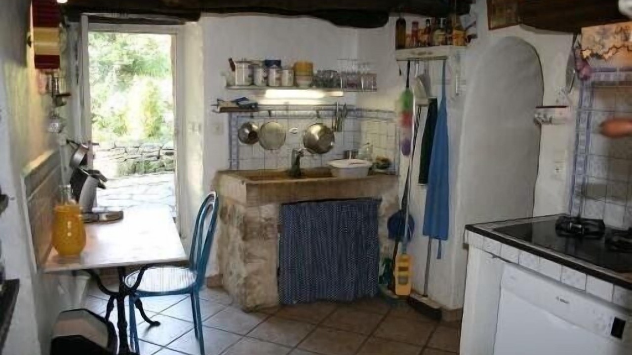 Photo of Kitchen in Revest-des-Brousses