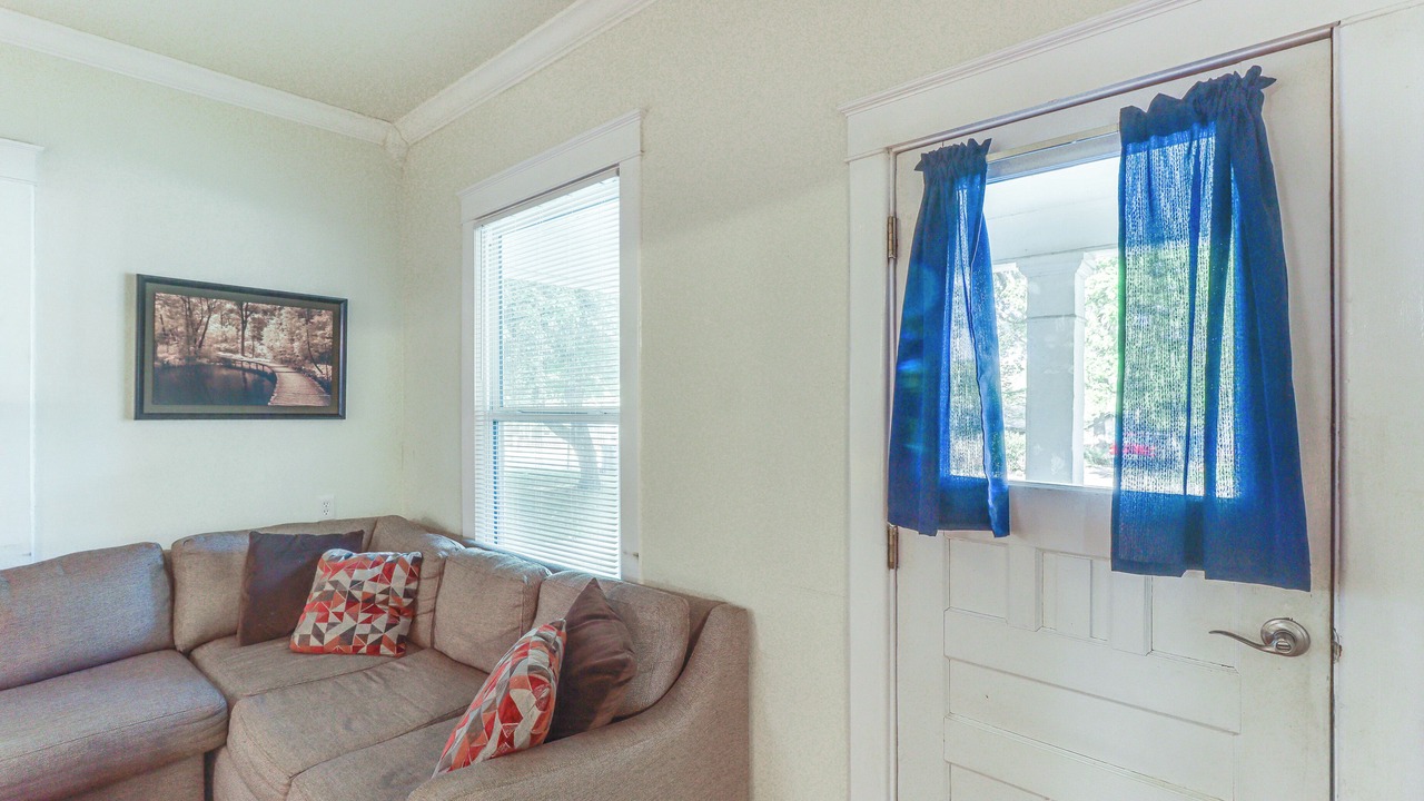 Photo of Livingroom in Harrison