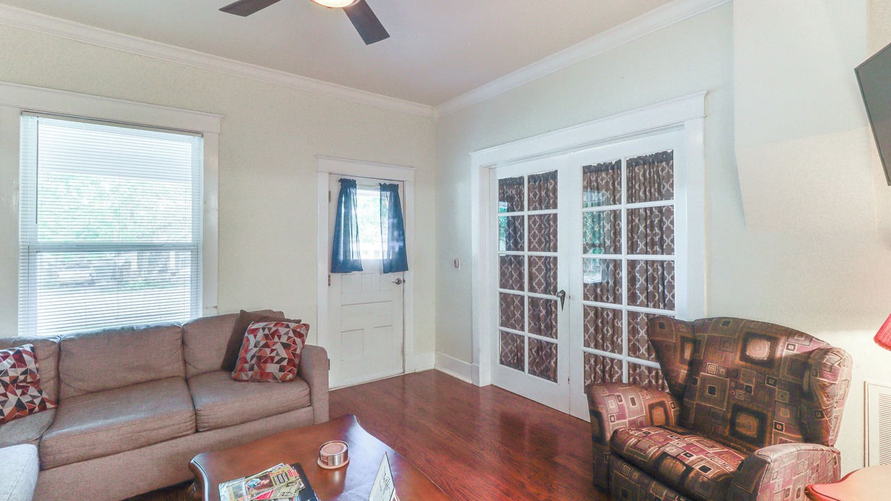 Photo of Livingroom in Harrison