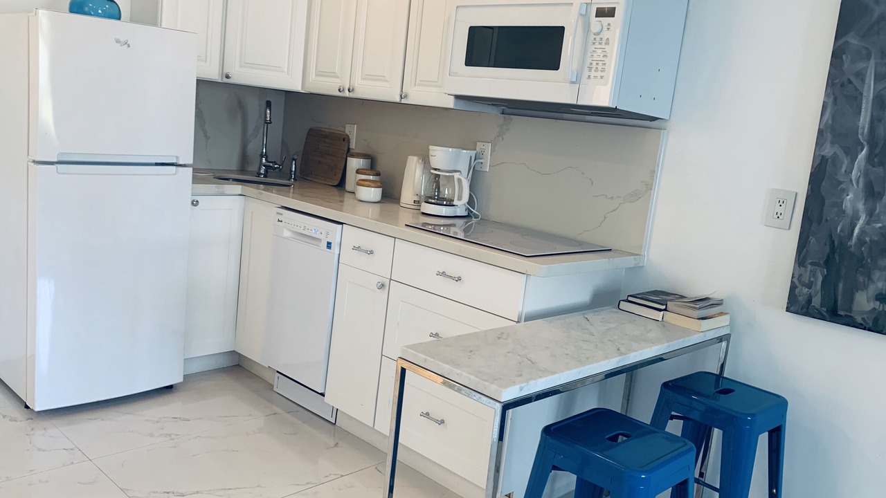 Photo of Kitchen in Flamingo/Lummus