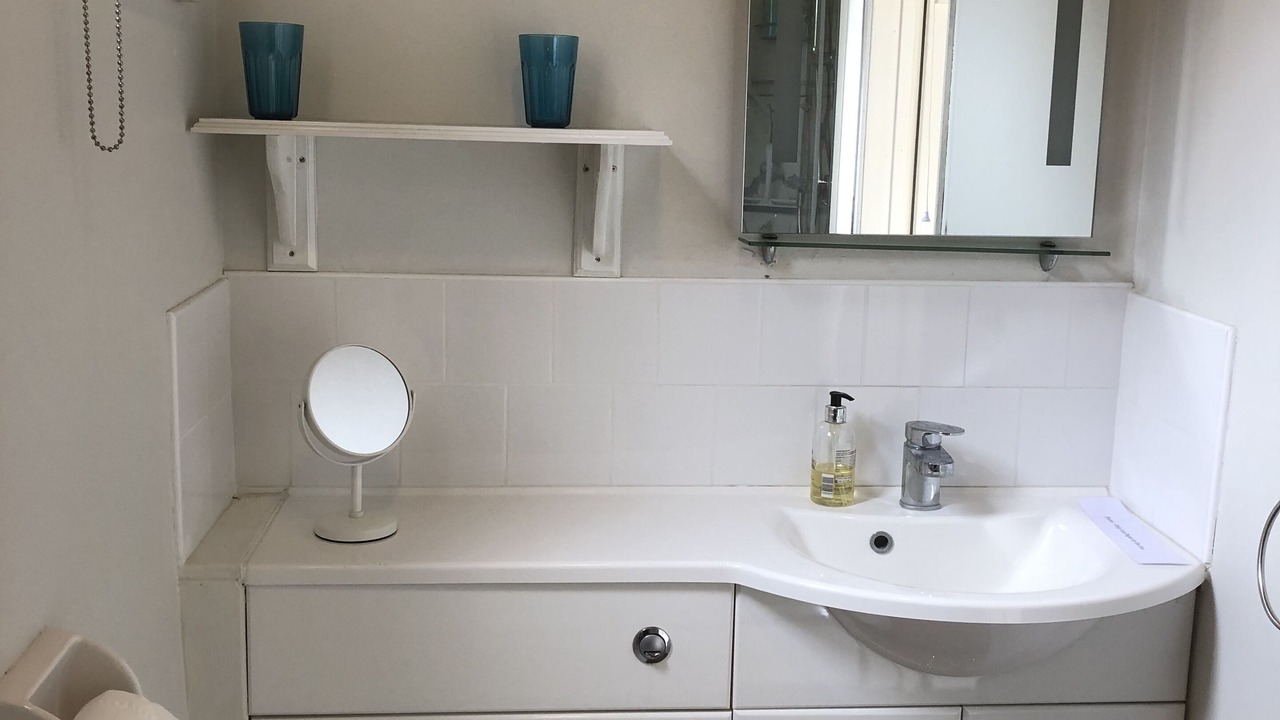 Photo of Bathroom in Faringdon