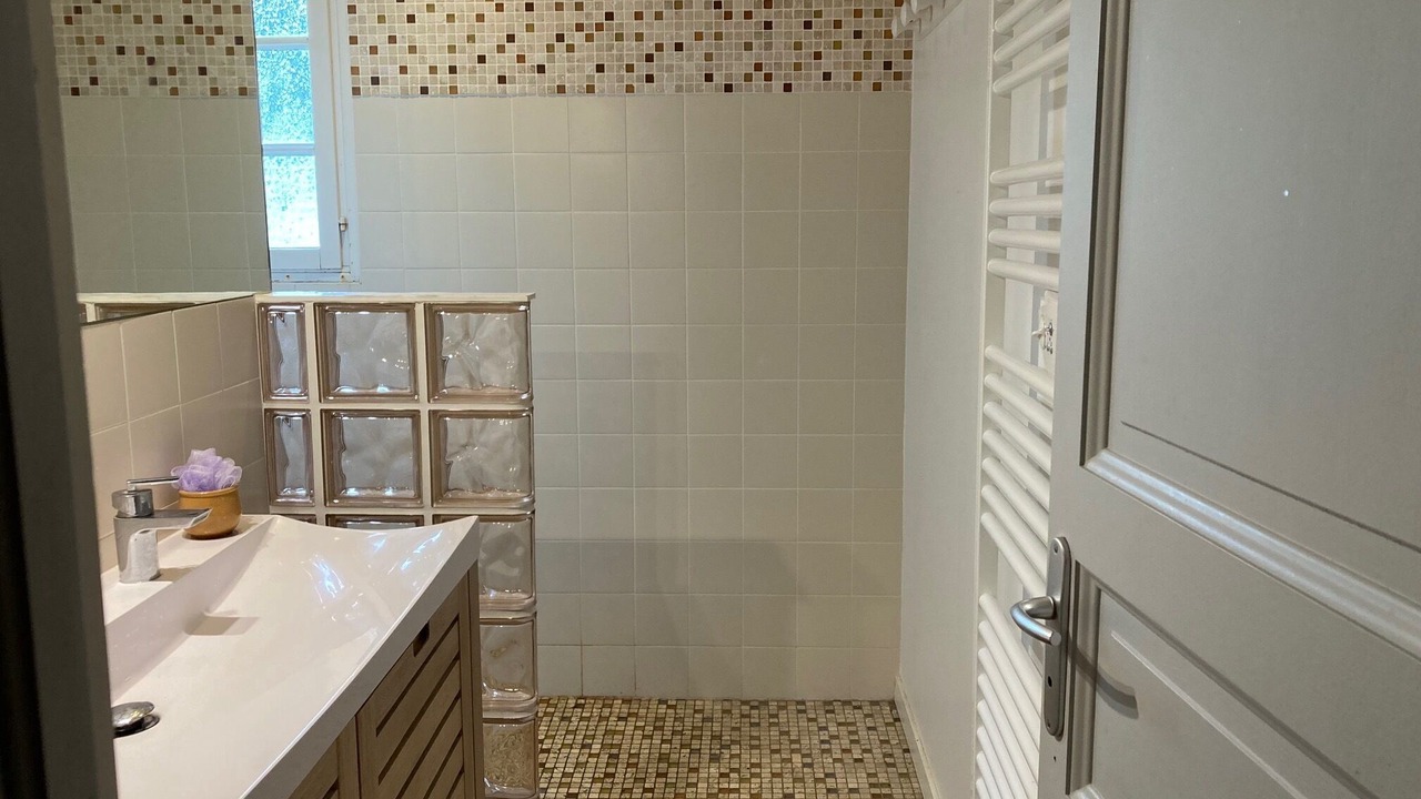 Photo of Bathroom in Avrille