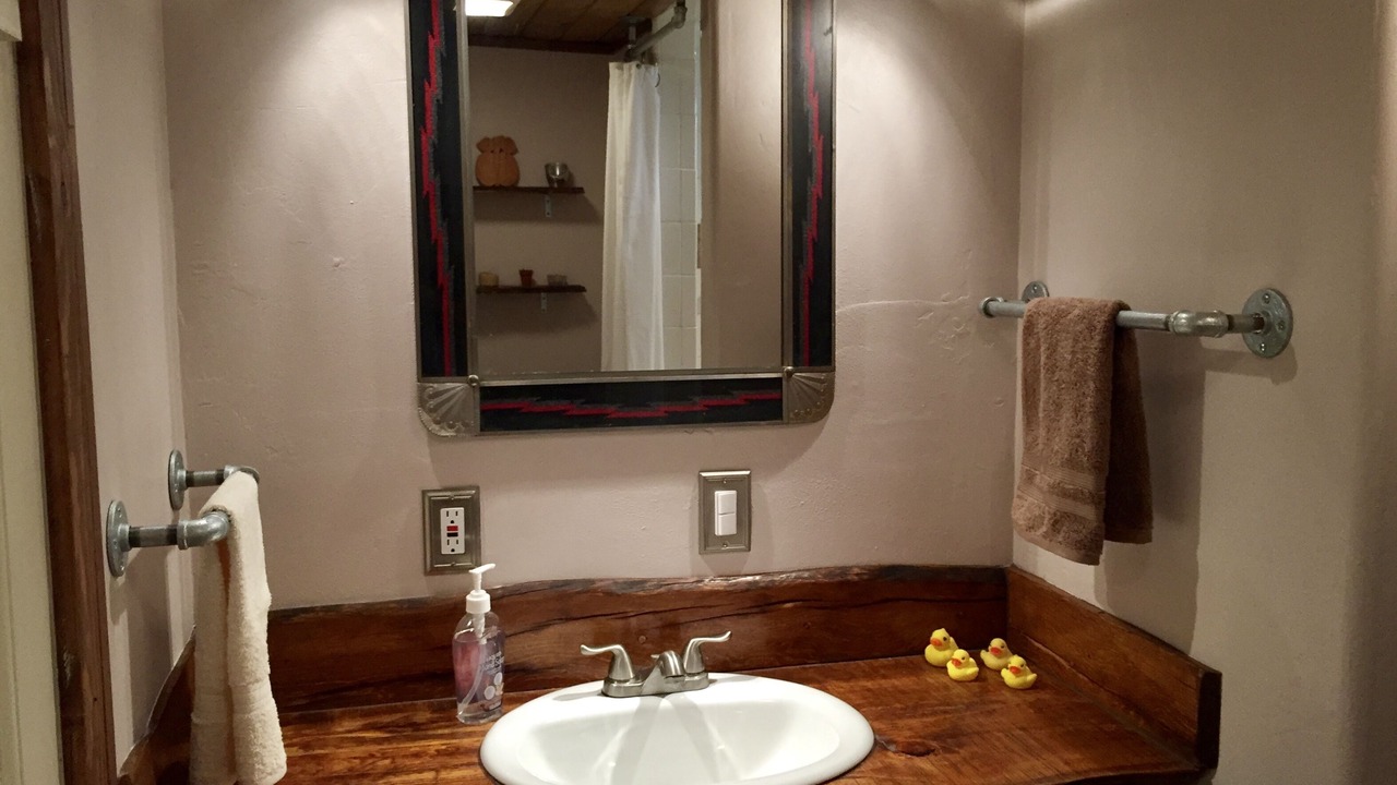Photo of Bathroom in Canoncito