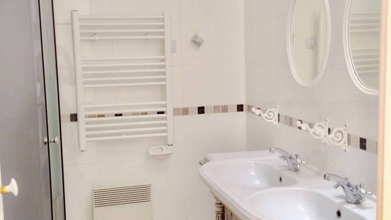 Photo of Bathroom in Saint-Pierre-des-Corps