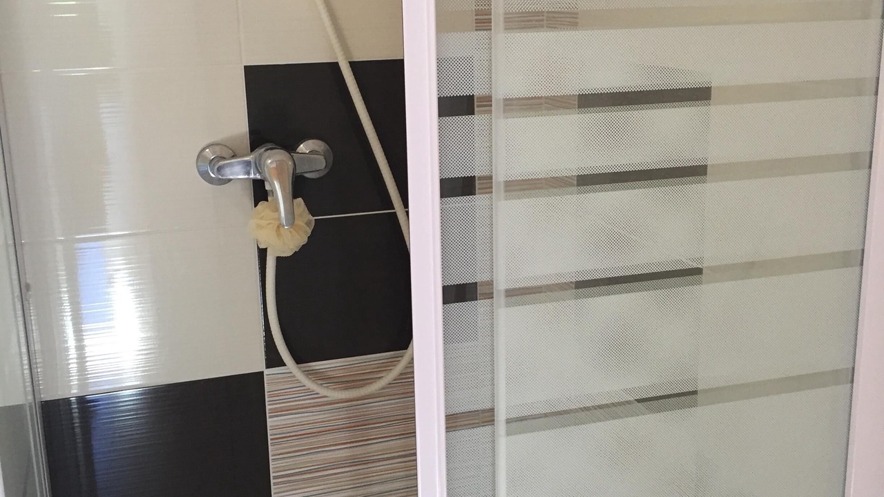 Photo of Bathroom in Chateauneuf-le-Rouge