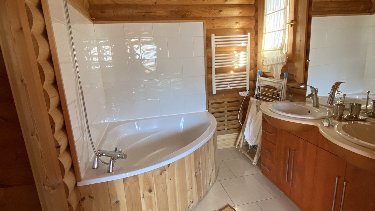Photo of Bathroom in Font-Romeu-Odeillo-Via