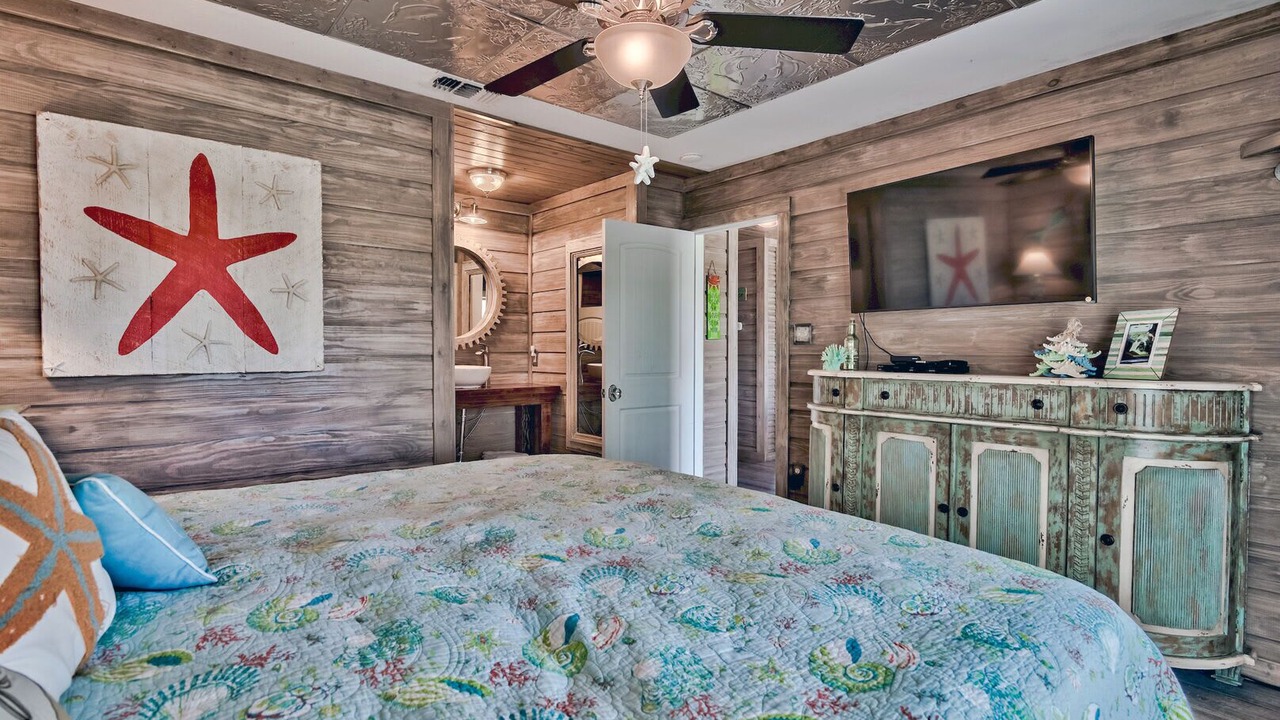 Photo of Others in Holiday Isle