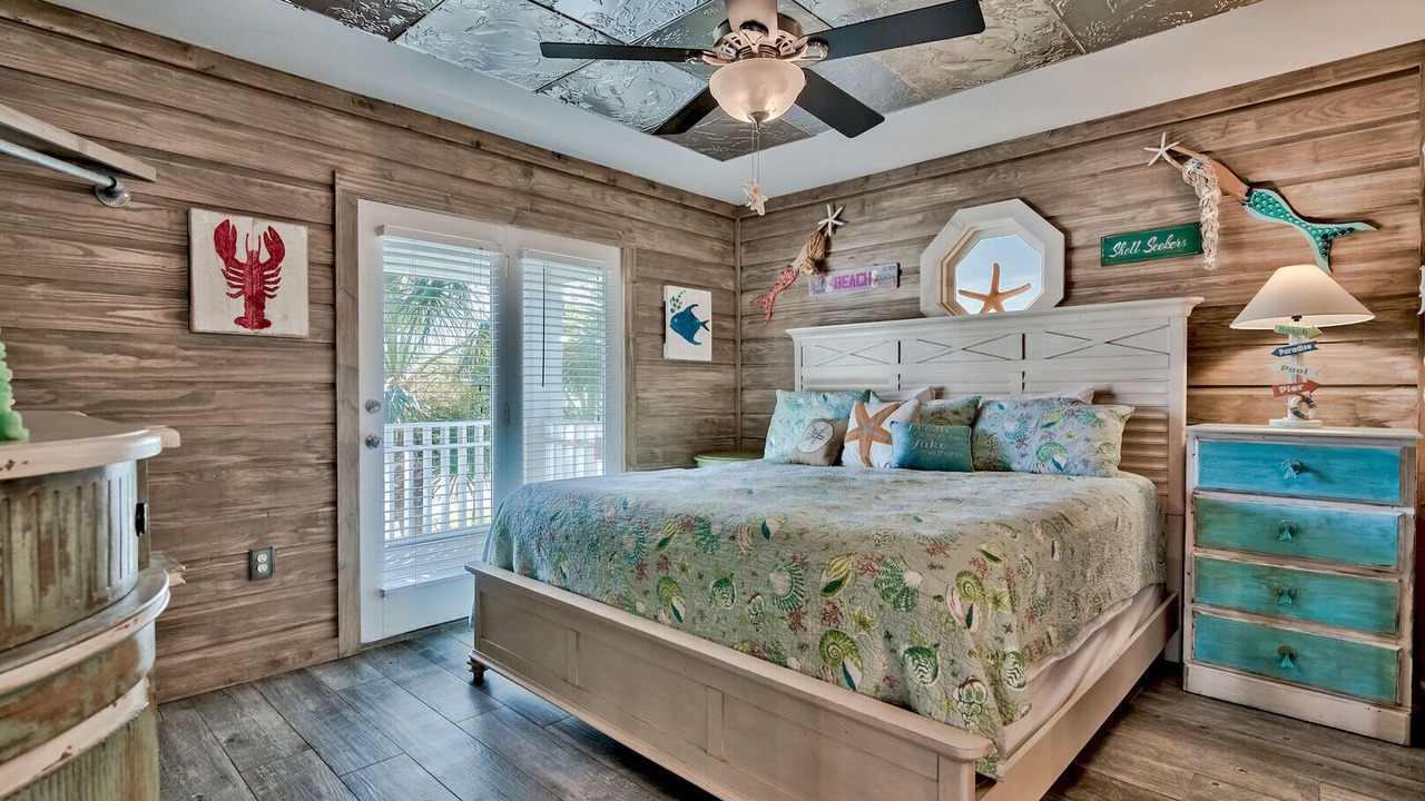 Photo of Others in Holiday Isle