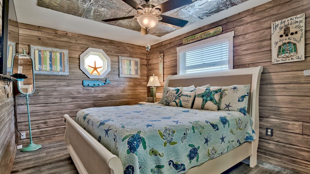 Photo of Others in Holiday Isle