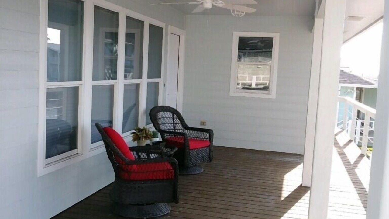 Photo of Patio Balcony in City-by-the Sea