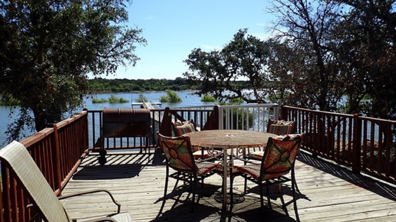 Photo of Outdoor in Buchanan Dam