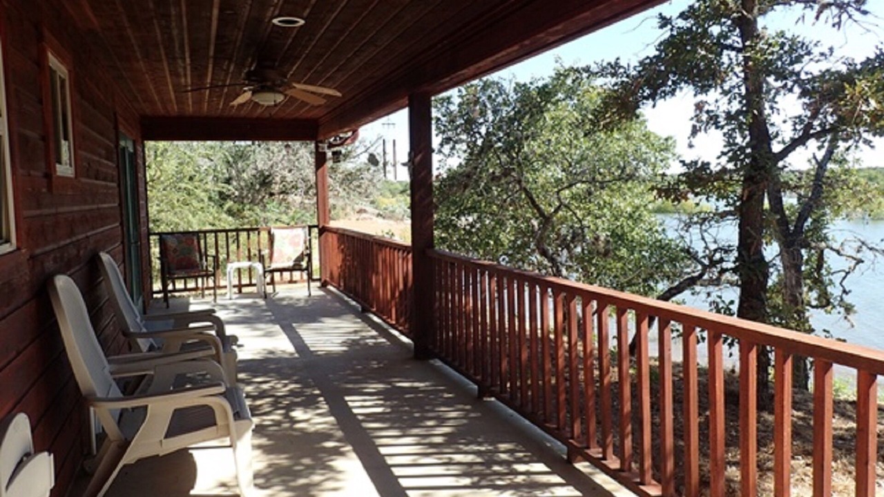 Photo of Patio Balcony in Buchanan Dam
