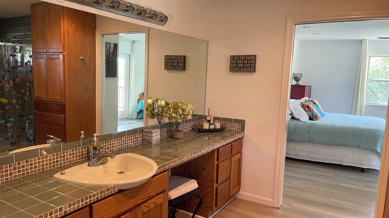 Photo of Bathroom in Buchanan Dam