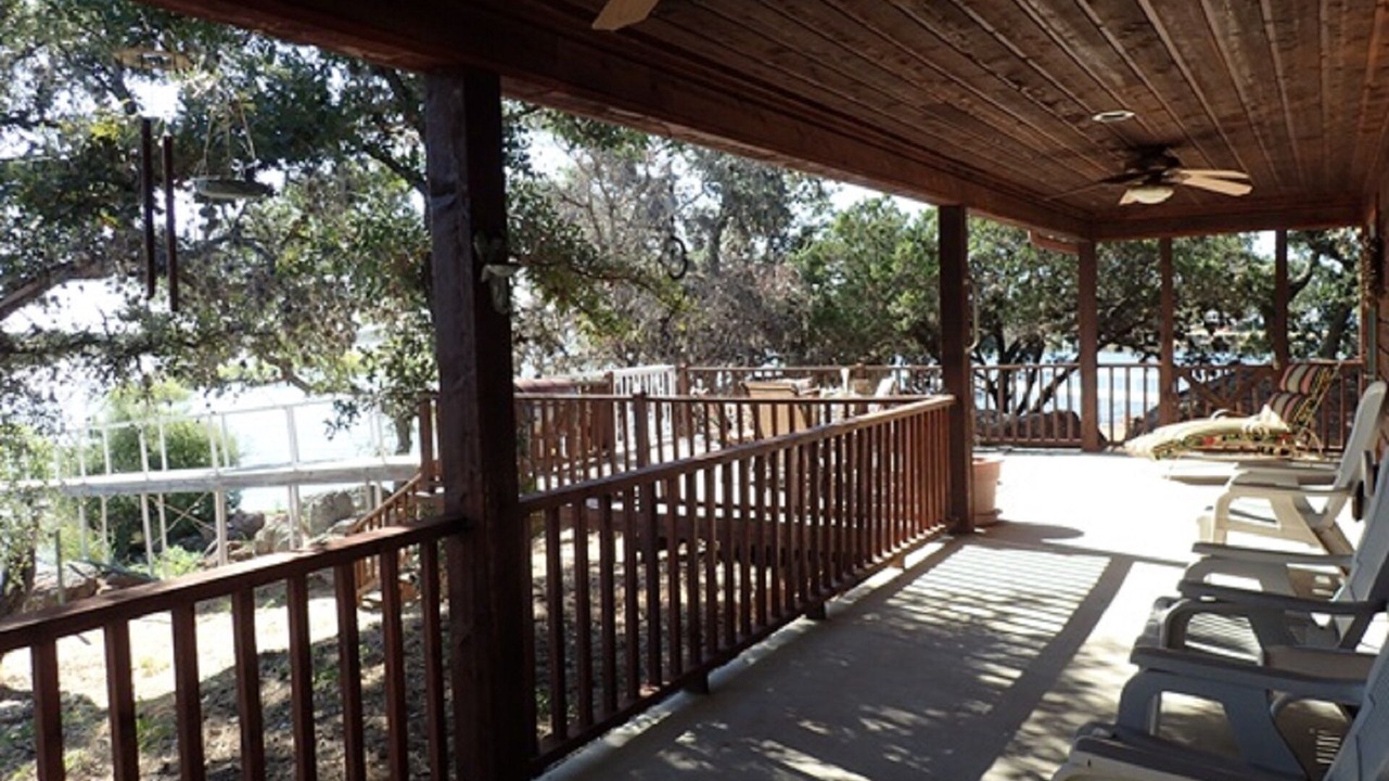 Photo of Outdoor in Buchanan Dam