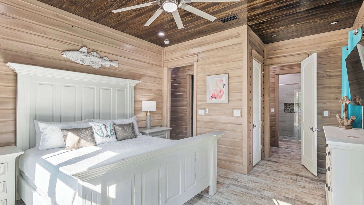 Photo of Bedroom in Crystal Beach