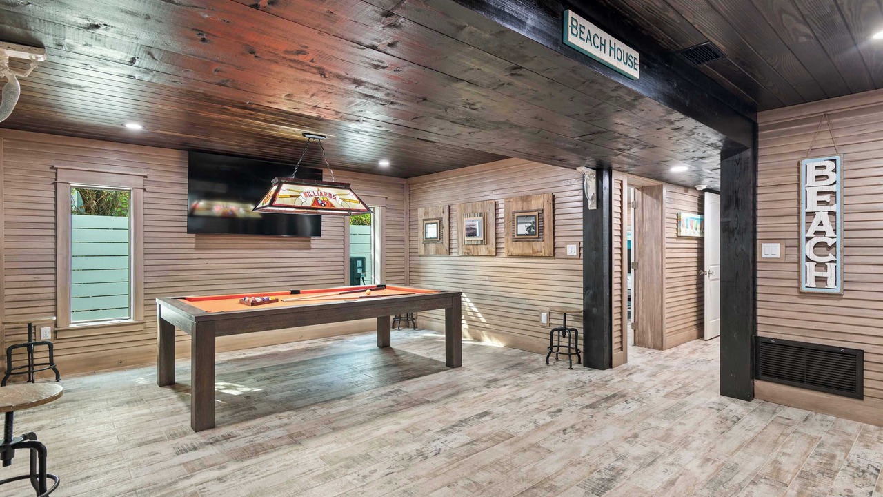 Photo of Bedroom in Crystal Beach