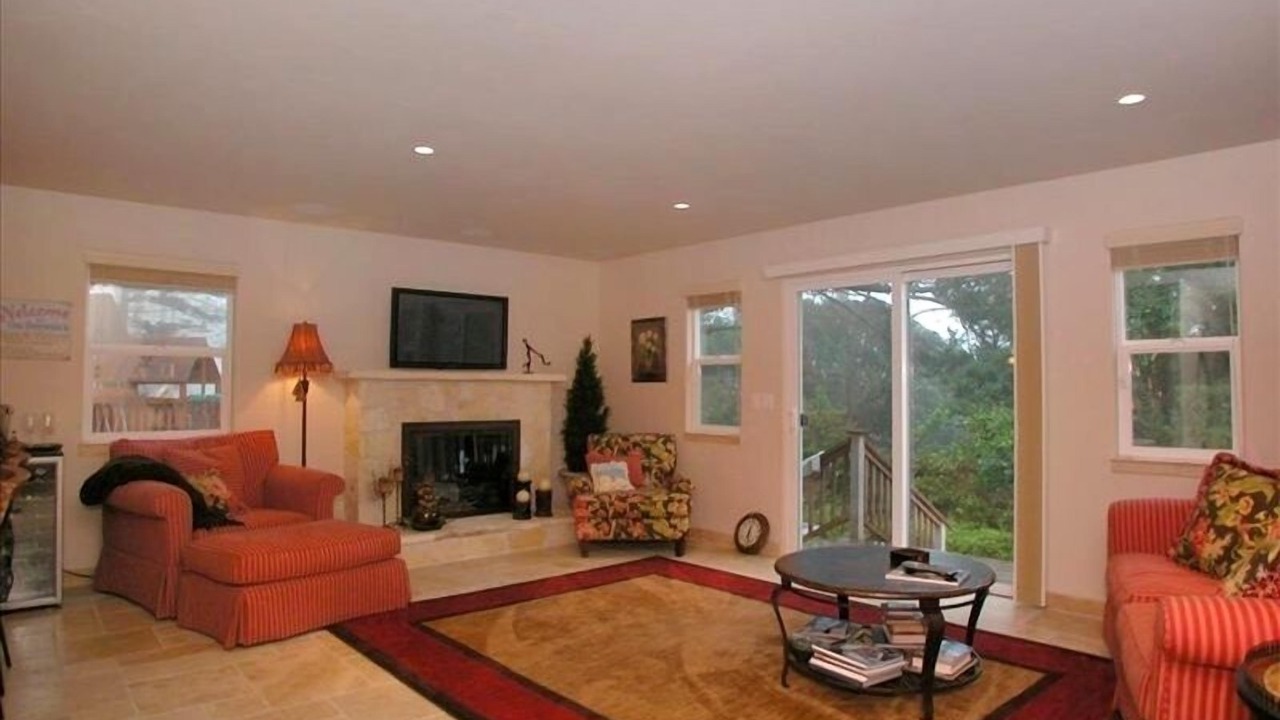 Photo of Livingroom in Northeast Carmel