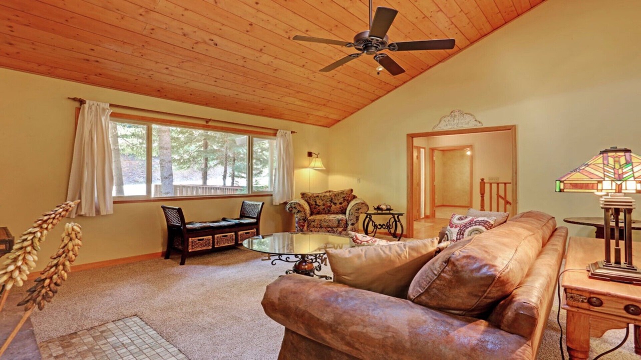 Photo of Livingroom in Pollock Pines