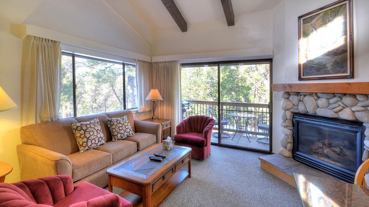 Photo of Livingroom in Yosemite West