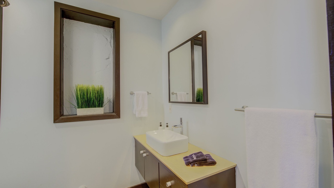 Photo of Bathroom in Downtown Memphis