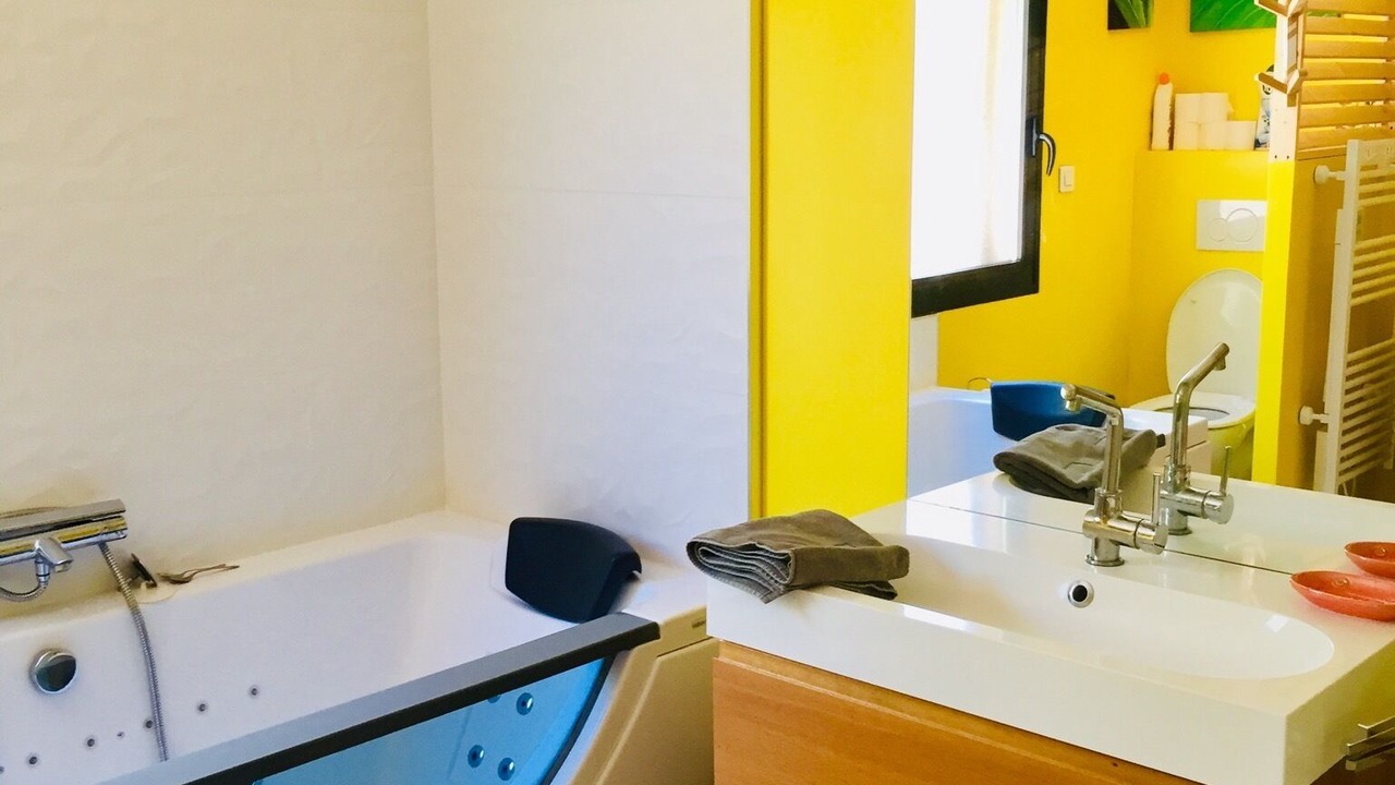 Photo of Bathroom in Juvignac