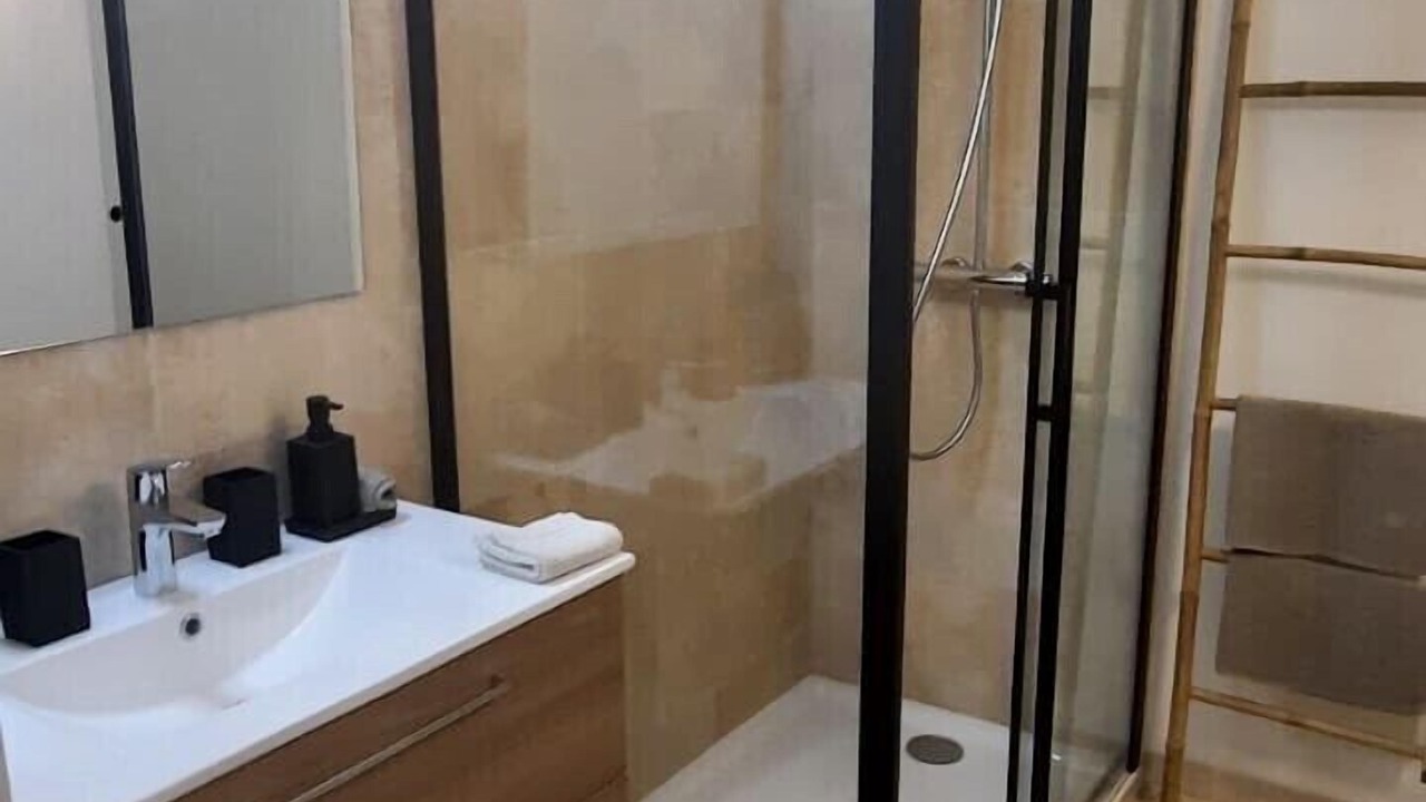 Photo of Bathroom in Montaren-et-Saint-Mediers