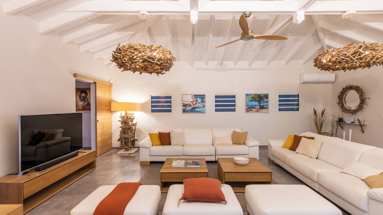 Photo of Livingroom in Orient Bay