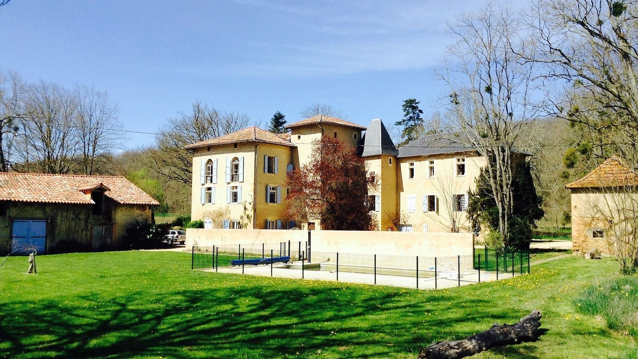 Photo of Others in Latoue