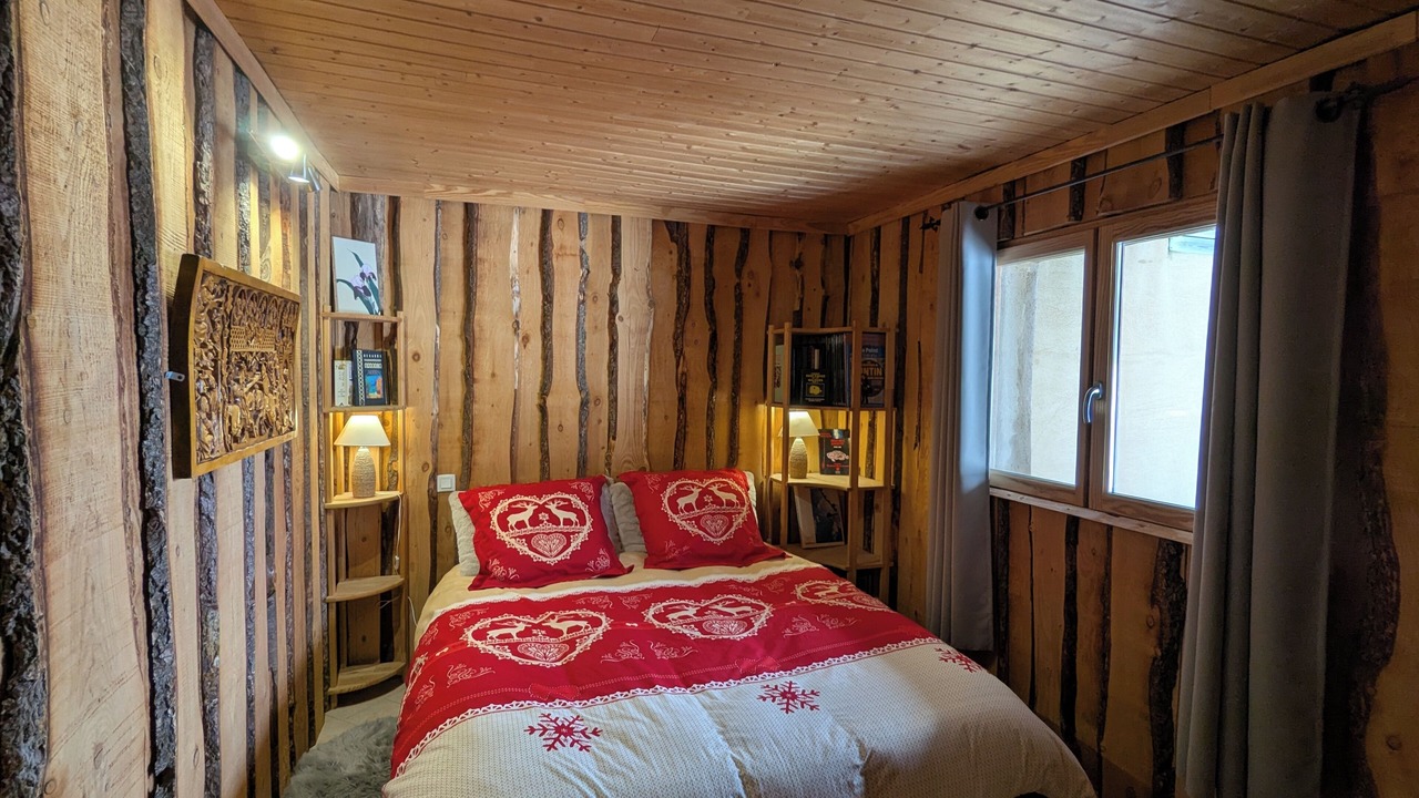 Photo of Bedroom in Pyrenees 2000