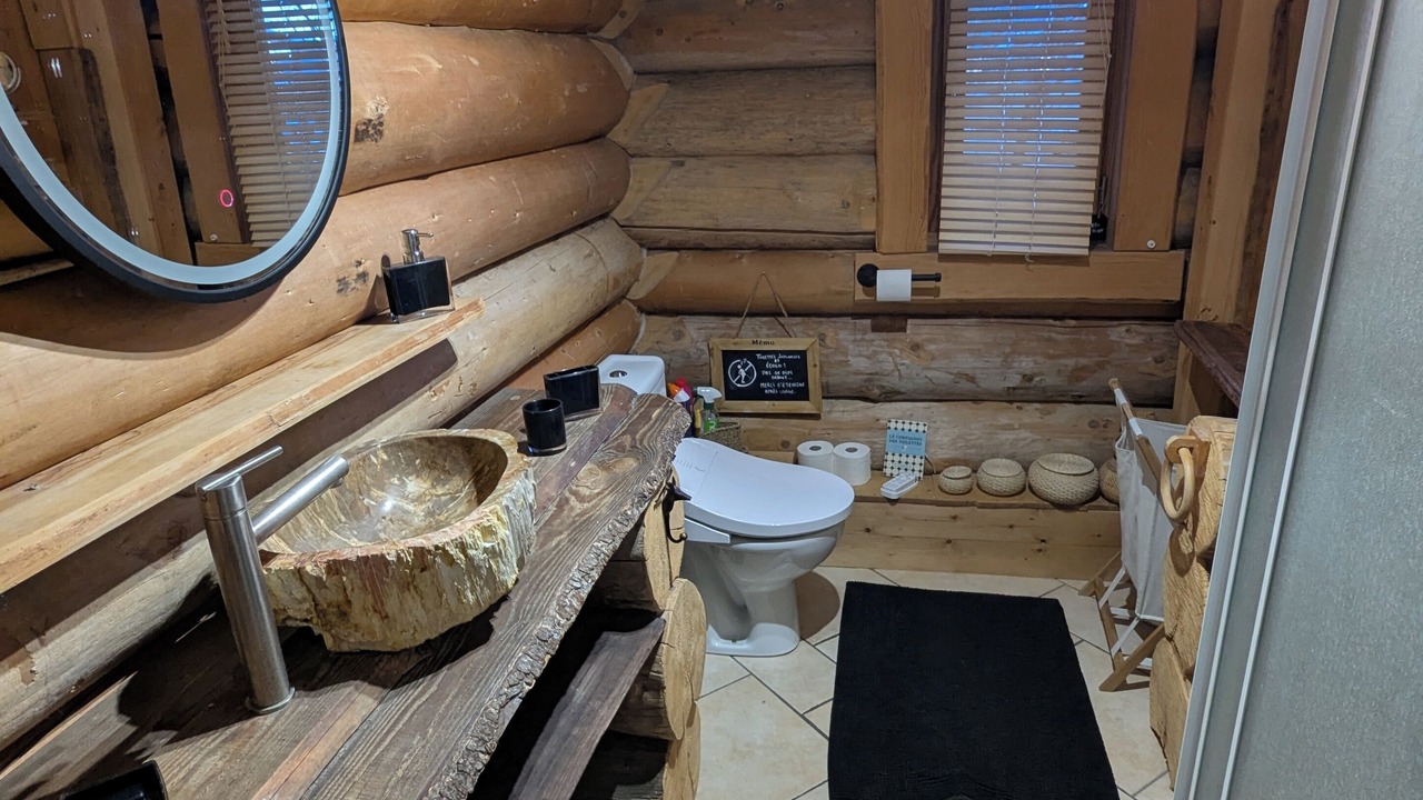 Photo of Bathroom in Pyrenees 2000