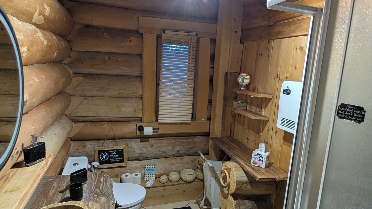 Photo of Bathroom in Pyrenees 2000
