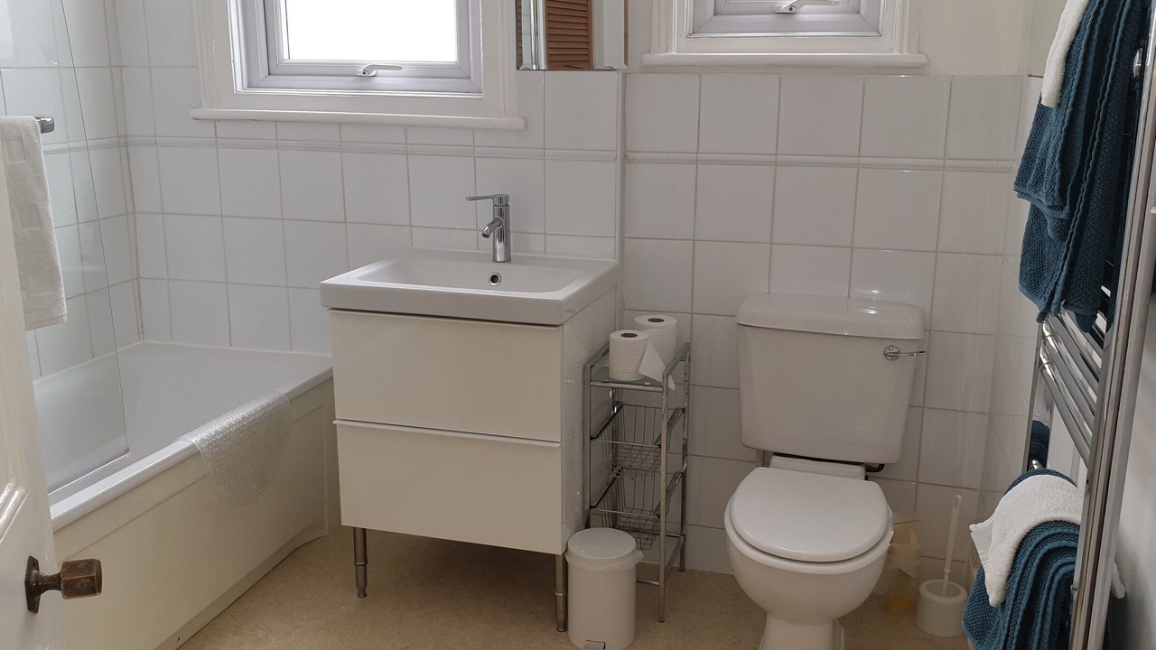 Photo of Bathroom in Thamesfield