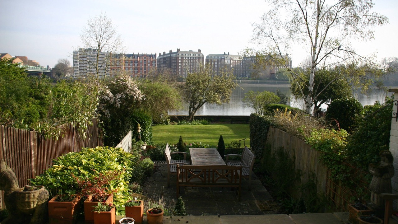 Photo of Others in Thamesfield