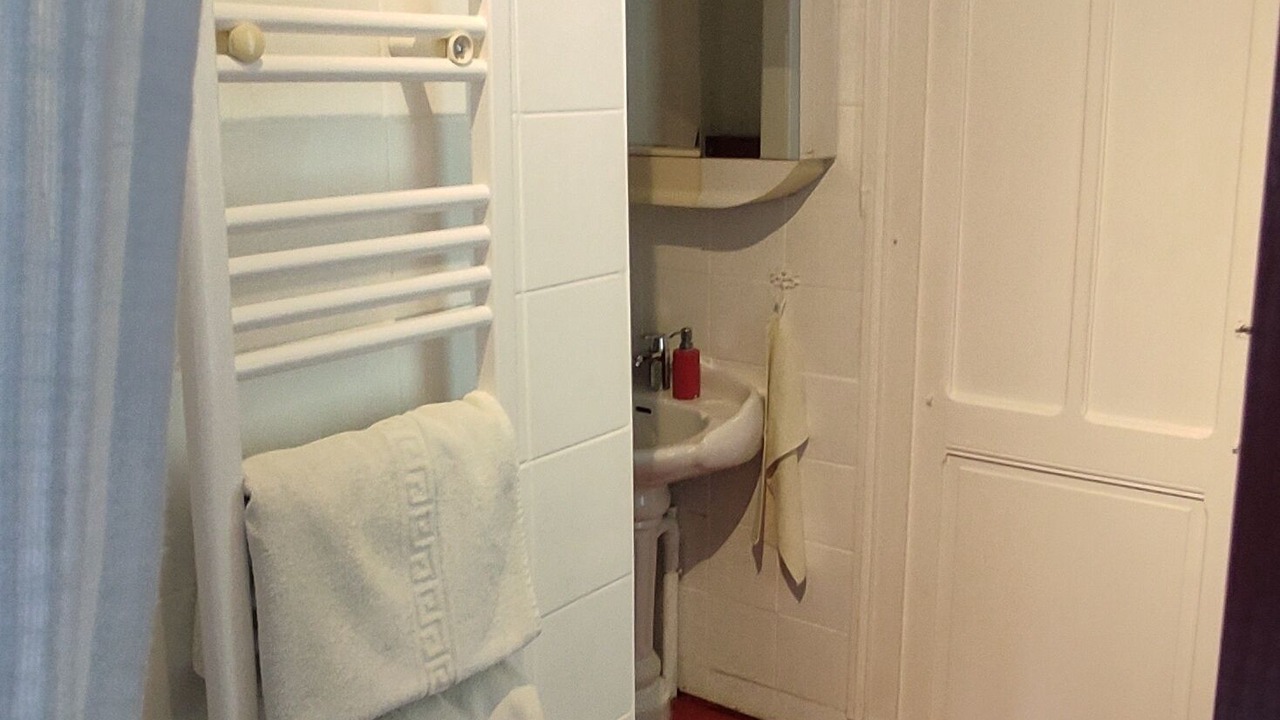 Photo of Bathroom in Loches