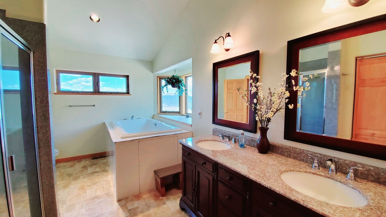 Photo of Bathroom in Pateros