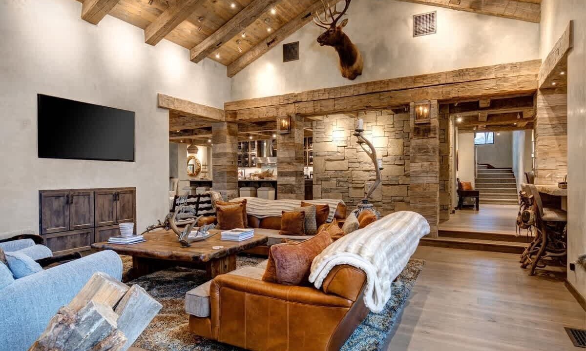 Photo of Livingroom in John Dodge