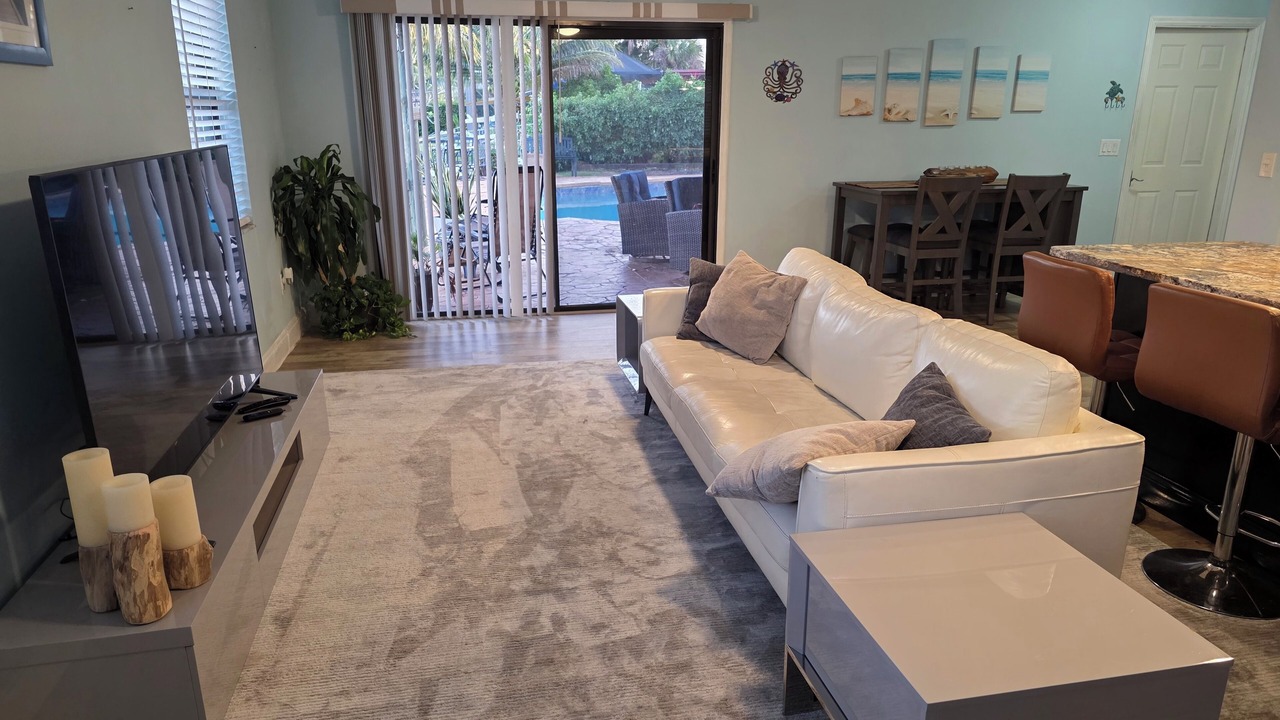 Photo of Livingroom in Lake Park