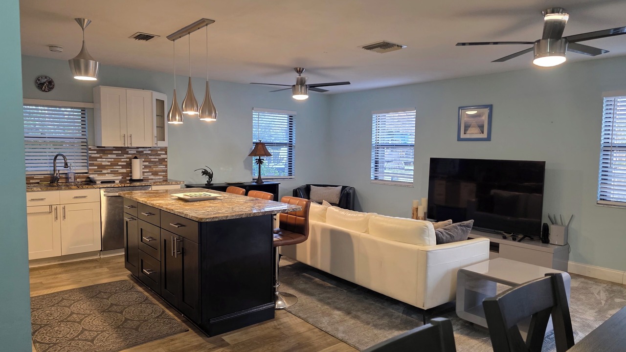 Photo of Livingroom in Lake Park