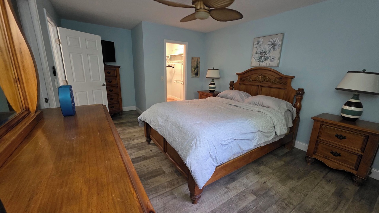 Photo of Bedroom in Lake Park
