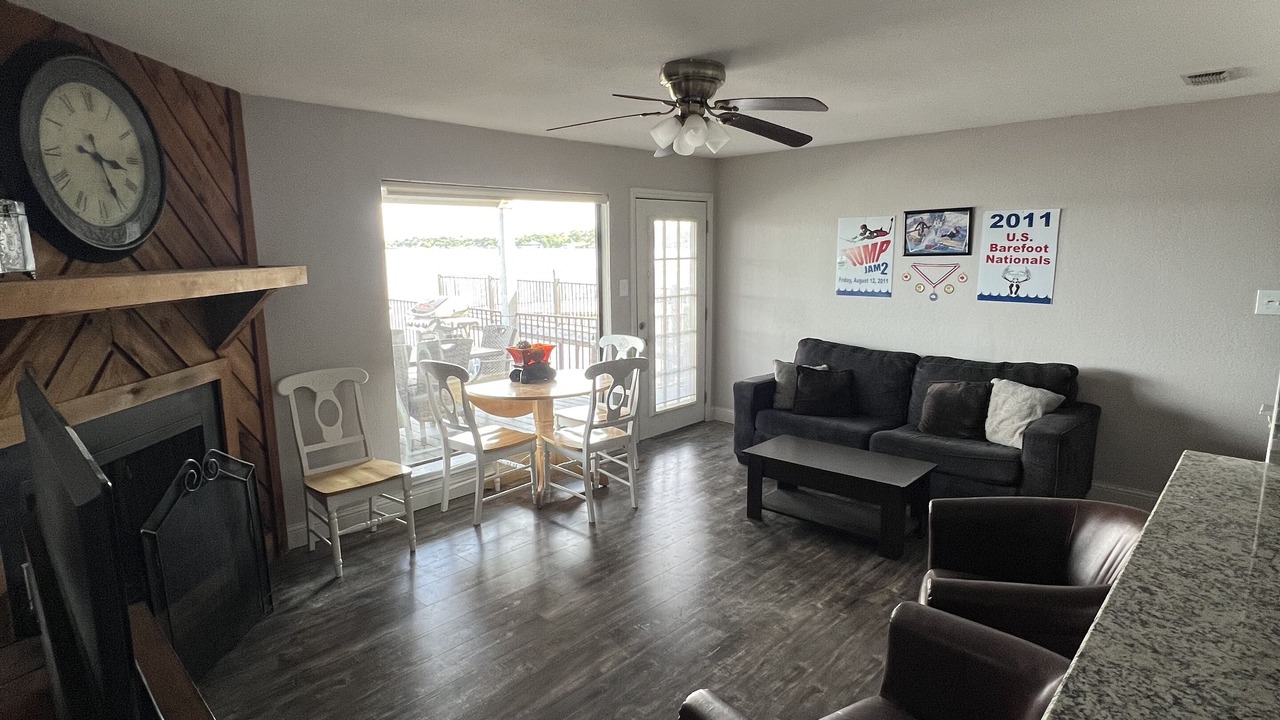 Photo of Livingroom in Granbury
