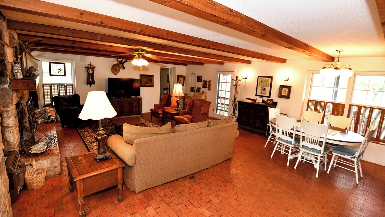 Photo of Livingroom in Utopia