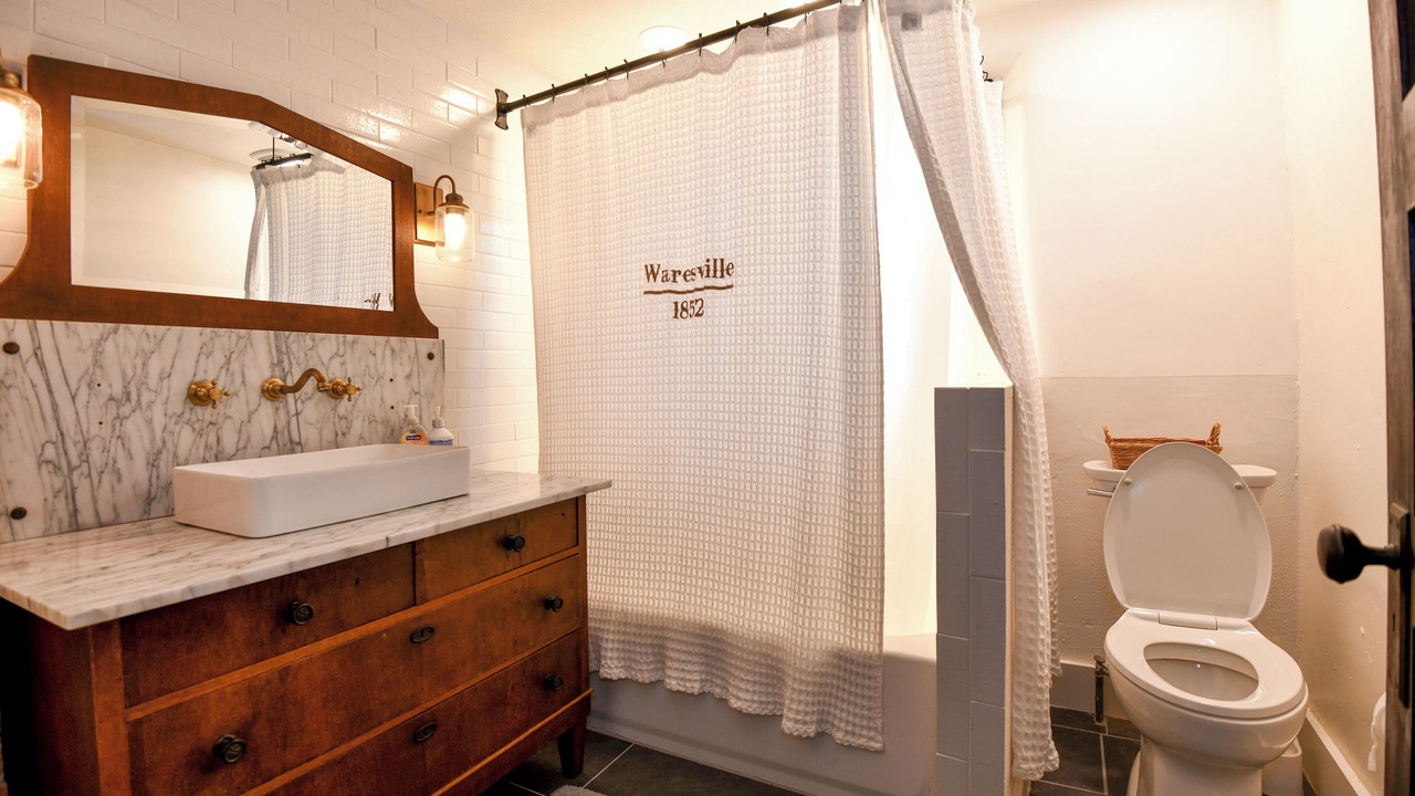 Photo of Bathroom in Utopia