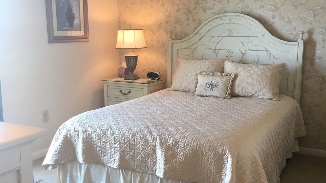 Photo of Bedroom in Crescent Beach