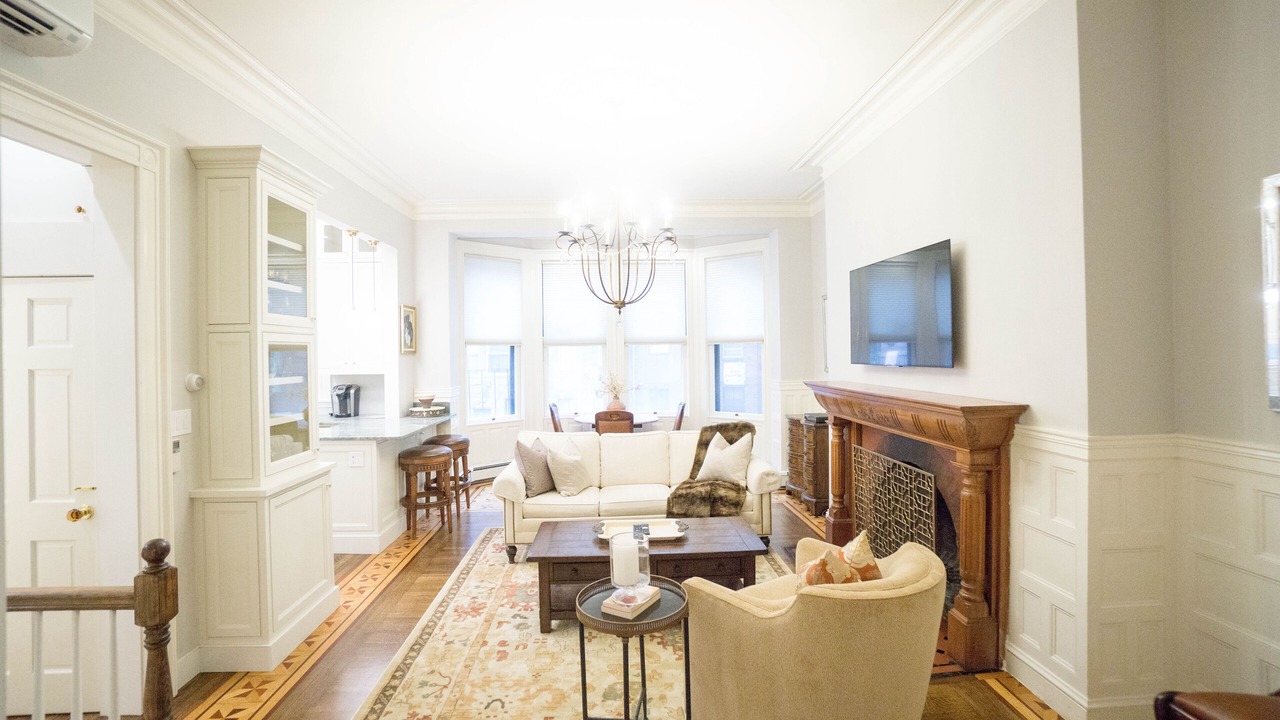 Photo of Livingroom in Back Bay West