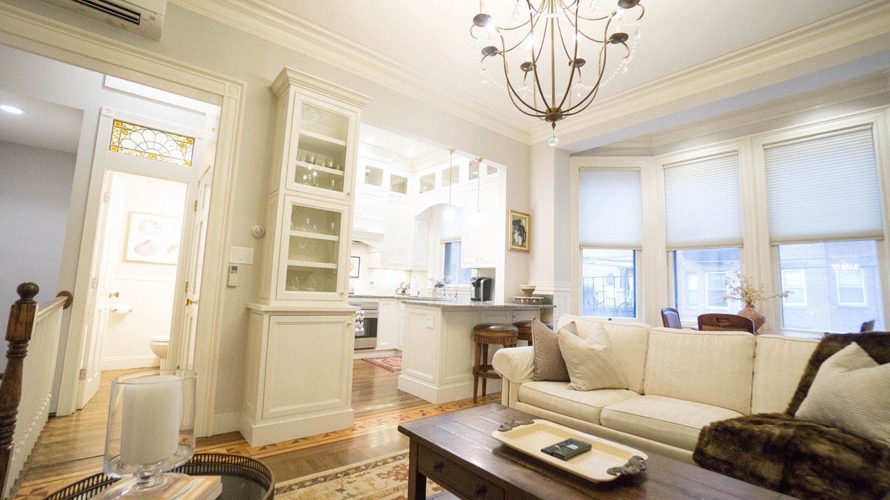 Photo of Livingroom in Back Bay West