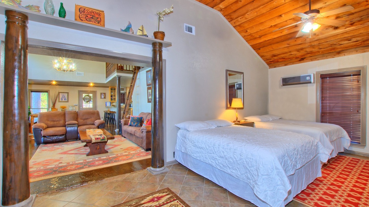 Photo of Bedroom in South Toledo Bend